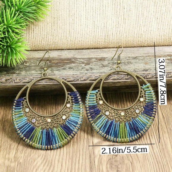 Large Round Vintage Style Earrings - Picture 6 of 7